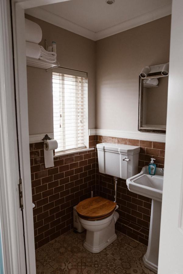 Kilmore Guesthouse Килкени Екстериор снимка